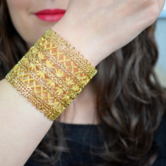 NEW Stella & Dot Gold Tone Alila Lace Cuff - Picture 7 of 8